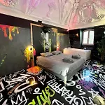 Capsule Art Deco - Jacuzzi - Netflix - Cinema - Arcade De Jeux & Nintendo Switch - 2 - Filet Suspendu Apartment
